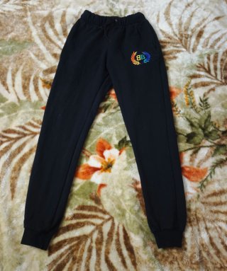 Pantalón chándal largo negro de mujer