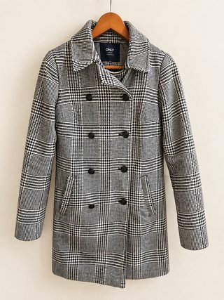 Abrigo de cuadros ONLY – Talla XS