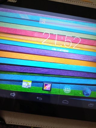 Tablet Wolder con custodia da riparare