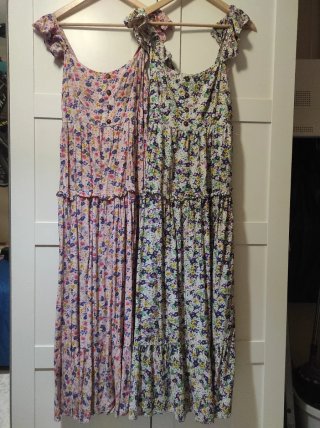Lote 2 vestidos largos de flores