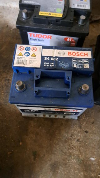 Batería Bosch S4 002 (52Ah - 470A)