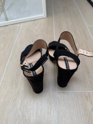 Sandalias con tacon Pull&Bear negras Talla 38