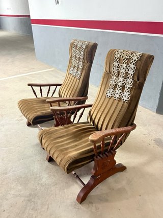 2 Sillas Antiguas de Madera y Terciopelo