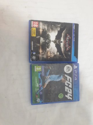 Pack Juegos PS4: Batman Arkham Knight y FC 24