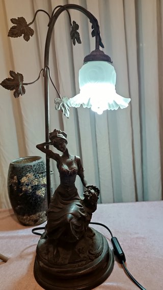 Lámpara de mesa vintage Art Nouveau