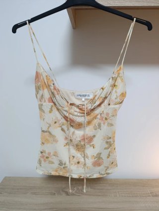 Blusa Pull&Bear Floral Talla S