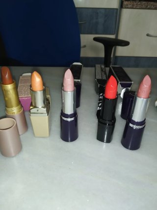 Set de Barras de Labios Kiotis. Avon