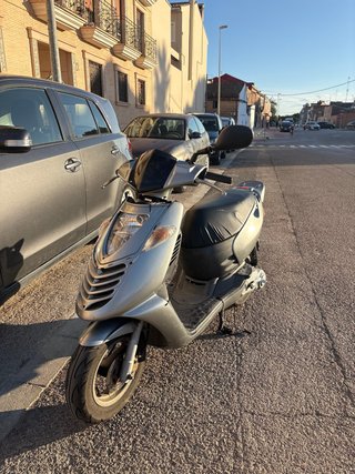 Aprilia Sonic 49cc Gris