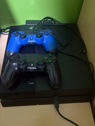 Pack PS4 1TB + 2 Mandos + Volante + Juegos