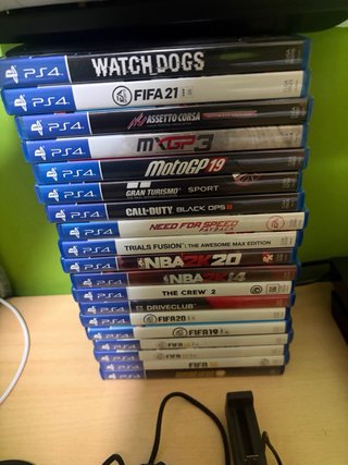 Pack PS4 1TB + 2 Mandos + Volante + Juegos