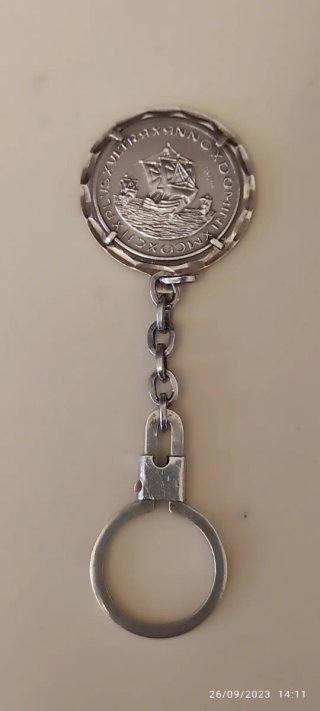 Y llavero plata de ley moneda conmemorativa