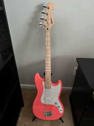 Bajo Squier Bronco