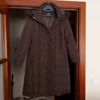 Abrigo acolchado (60€ orig) con bordado de flores