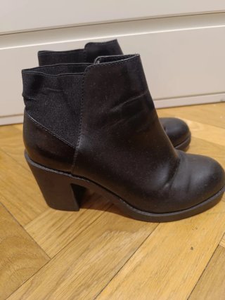 Botines negros tacón medio alto