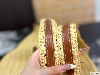 Mala Louis Vuitton em Ráfia