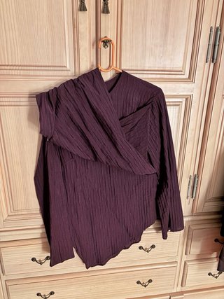 Blusa Morada Manga Larga con Pañuelo Cuello