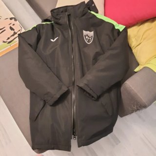 Chaquetón tres cuartos Joma. Talla 14