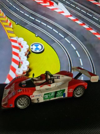Scalextric Ferrari 333 SP Giesse 1:32