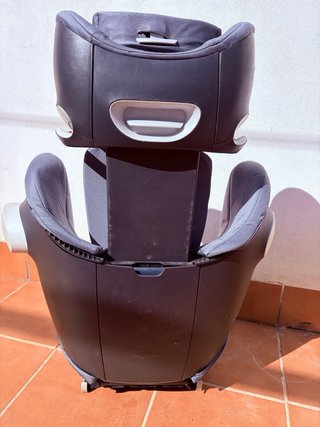 Silla de coche Cybex gris y negra