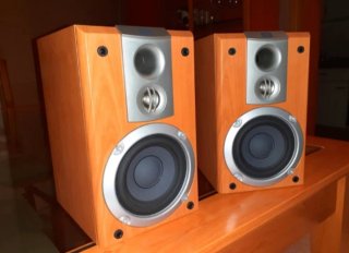 JBL altavoces 100w de la prestigiosa marca america