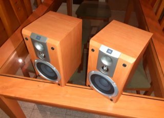 JBL altavoces 100w de la prestigiosa marca america