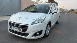 Peugeot 5008 (un solo dueño)