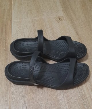 Sandalias Crocs Cleo Negras