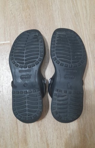 Sandalias Crocs Cleo Negras