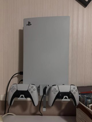 PlayStation 5 (PS5) con 2 mandos y 3 juegos