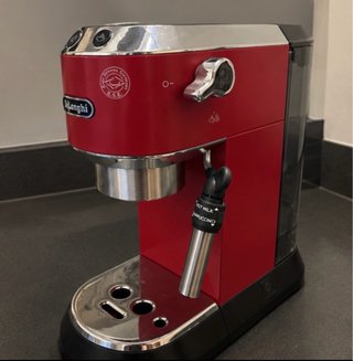 Cafetera De'Longhi Dedica EC685.R Roja