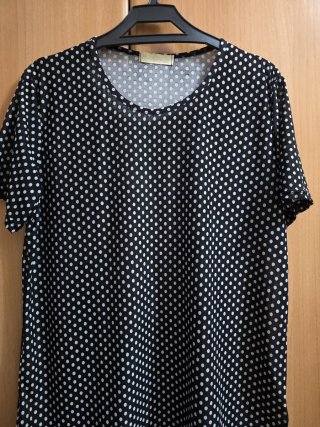 Camiseta de mujer con lunares XL/XXL. 2 EUROS