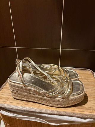 Sandalias de Plataforma Doradas Talla 39