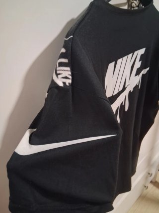 Camiseta Nike Multi-Logo Talla XL
