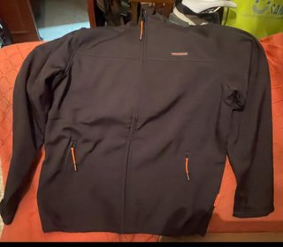 Chaqueta Softshell Hombre Nordmann Negra etiqueta