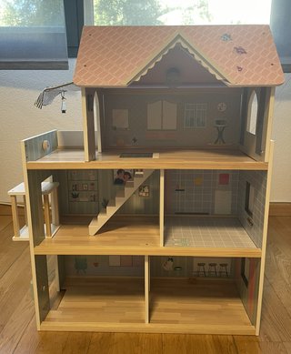 Casa de muñecas grande de madera con luz