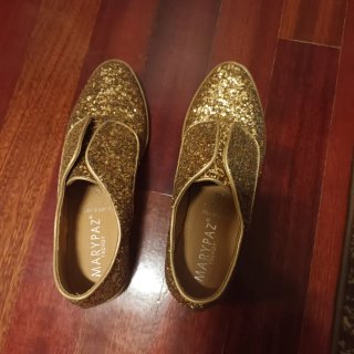 Zapatos Marypaz Dorados con Brillo Talla 36