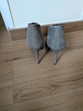 Botines tacón Zara grises T 38