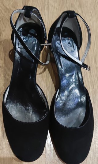 Zapatos CARPI tacón bajo negros talla 40
