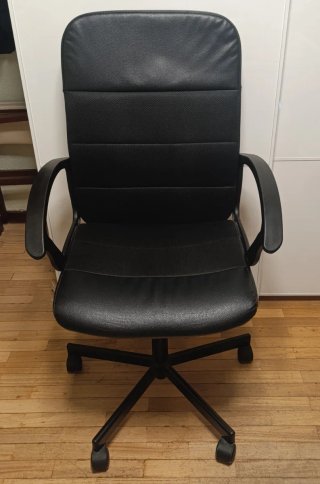 Silla de oficina negra