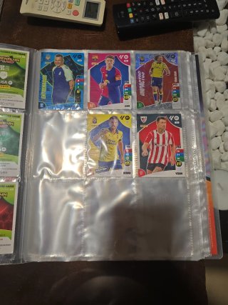 Álbum Panini Adrenalyn XL LaLiga 2025-26  y2024 25
