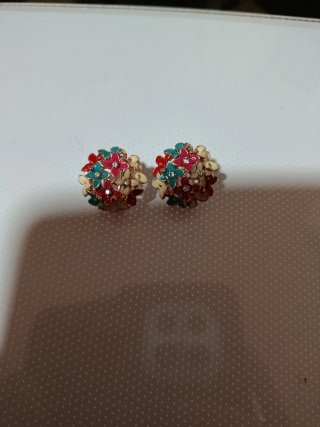 Pendientes florales multicolor chapado oro