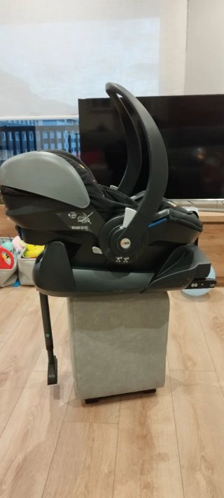 Seggiolino auto BeSafe iZi Go x1 con base Isofix