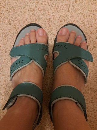 Sandalias senderismo grises y verde agua