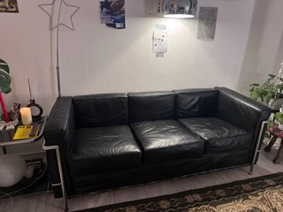 Divano vintage in pelle nera stile Le Corbusier LC2