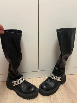 Botas alta piel con cadena tipo calcetin