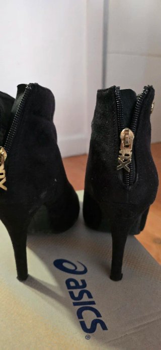Botines de tacón negros