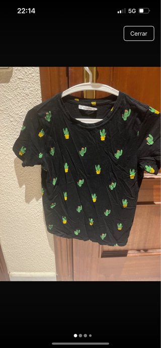 Camiseta negra con estampado de cactus