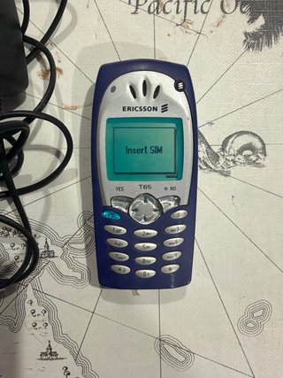 Ericsson T65 con cargador