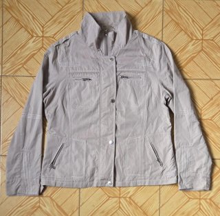 Chaqueta beige mujer