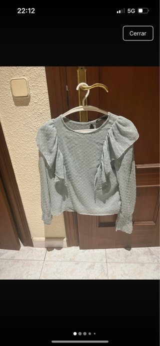 Camiseta verde con volantes